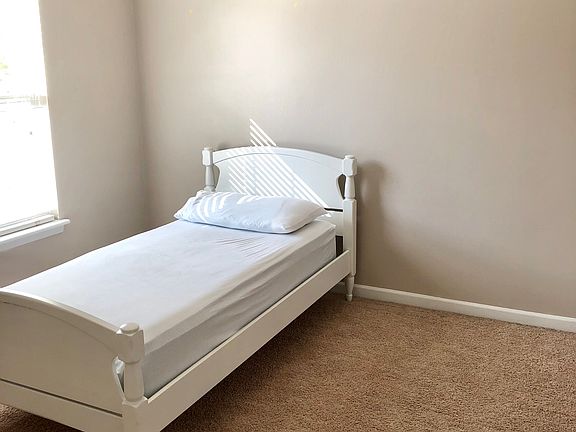3 secondary br, w/ walk-in 