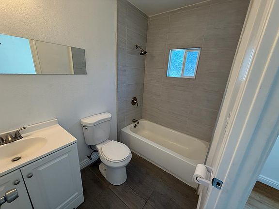 4th image of 1302 W 109th St #1A