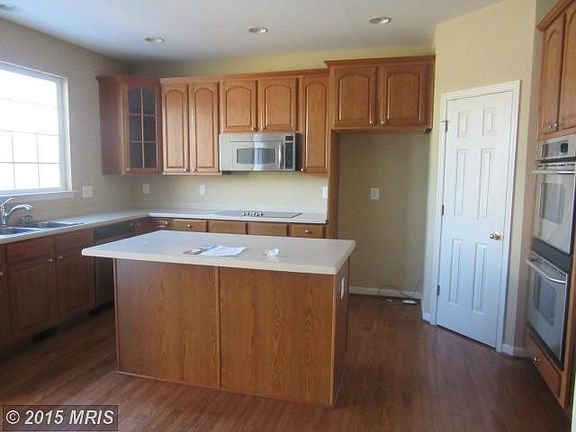 4th image of 569 Brookfield Dr
