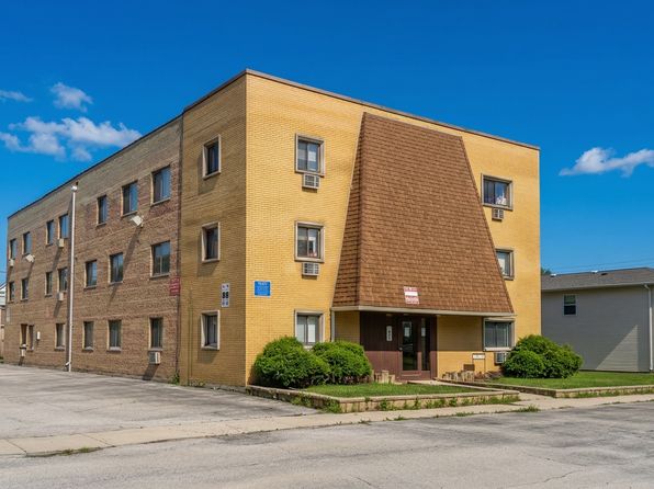 7631 W 63rd Pl APT 1F