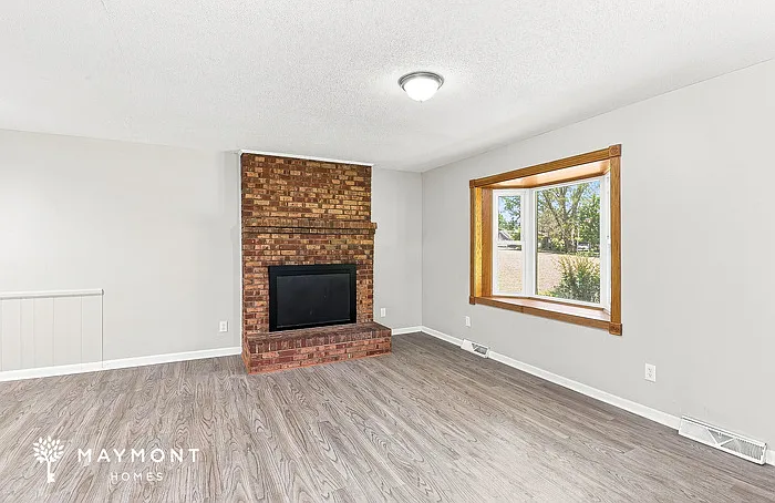 3 bed, 2.0 bath, 1522 sqft, $1,945 — Photo 3