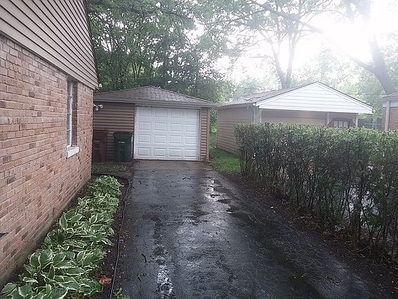 2nd image of 6 Sauk Ct