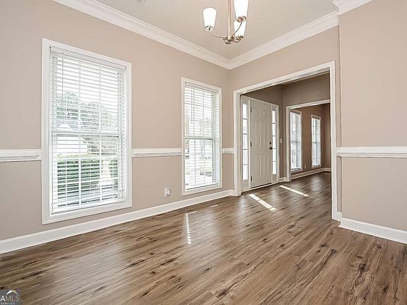 3rd image of 257 Baldwin Ct