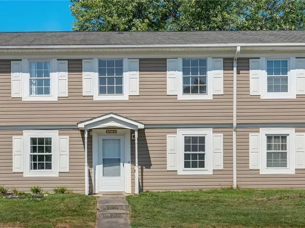 5735 Bramblegate Rd, Greensboro, NC 27409