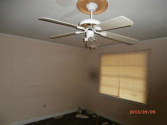 5th image of 209 Anderson Dr