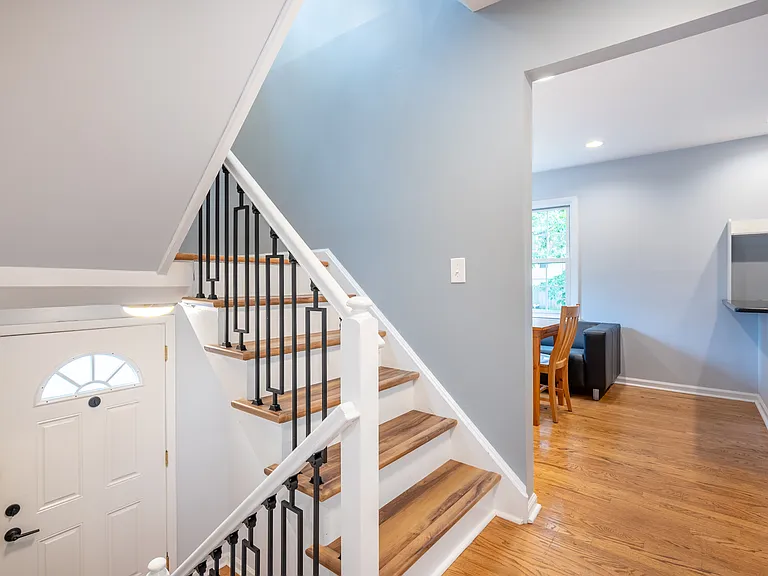 208 Huntington Ln — Photo 14