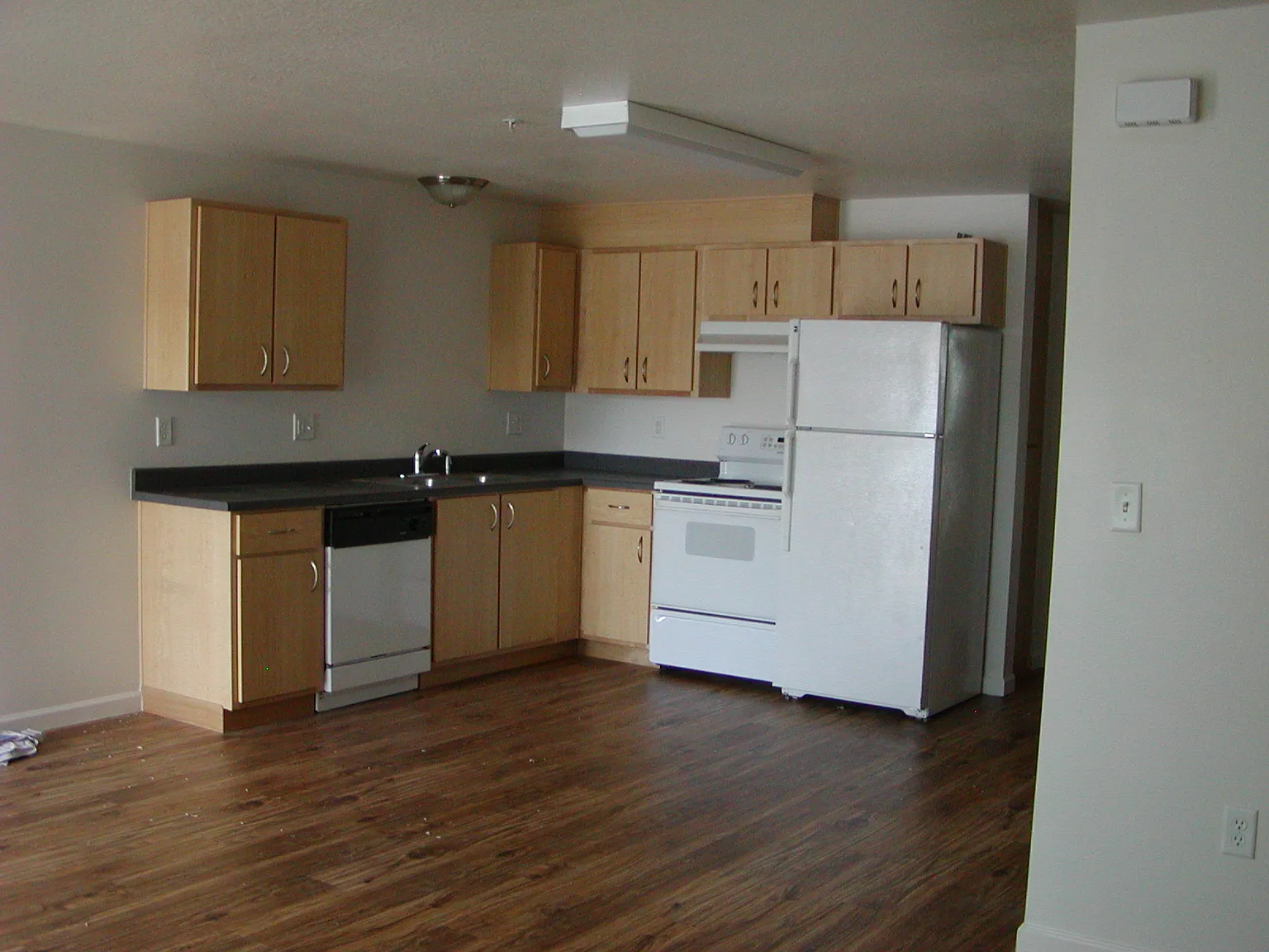 2 bed, 1400 sqft, $1,850 — Photo 2