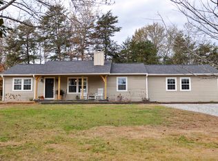 10 Fox Meadows Rd, Columbus, NC 28722