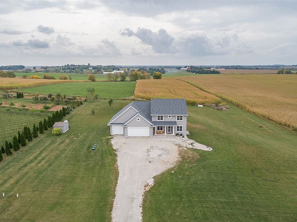 Welcome to W9833 Cloverleaf Rd