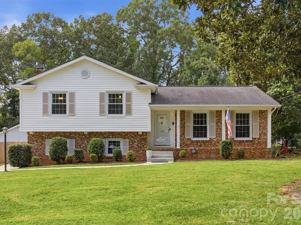 1724 Delchester Dr, Charlotte, NC 28210