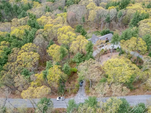 62 Shun Pike, Scituate, RI 02857