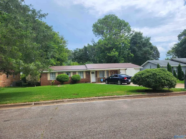 1012 Hillwood Dr SW, Decatur, AL 35601