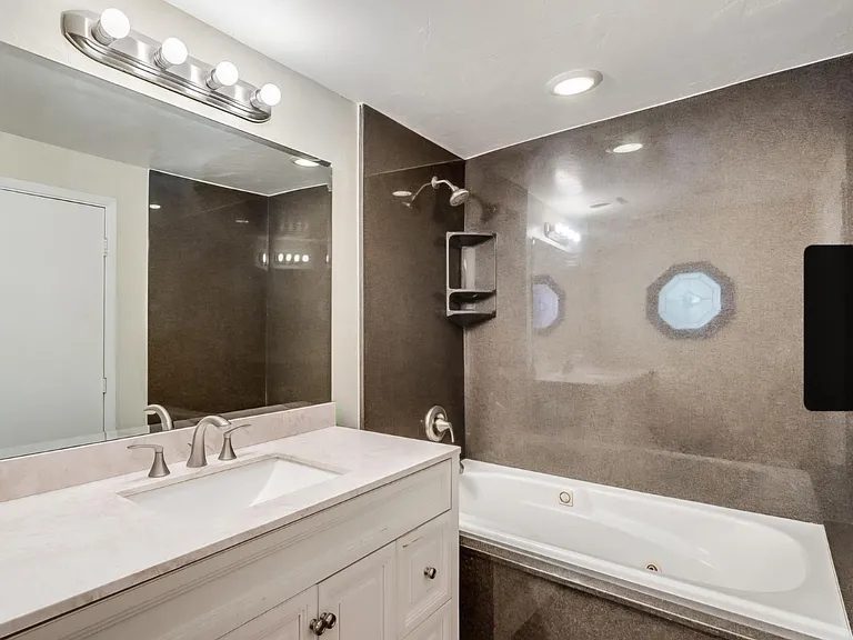 3913 E Montecito St — Photo 24