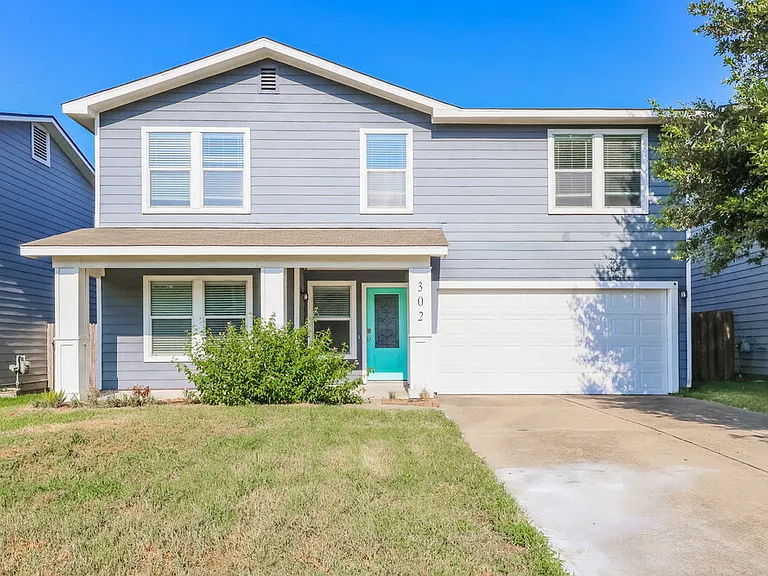 302 Falling Pine Dr — Photo 1