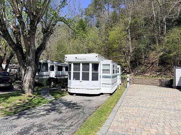 4th image of 4229 E Pkwy #385-lot 385