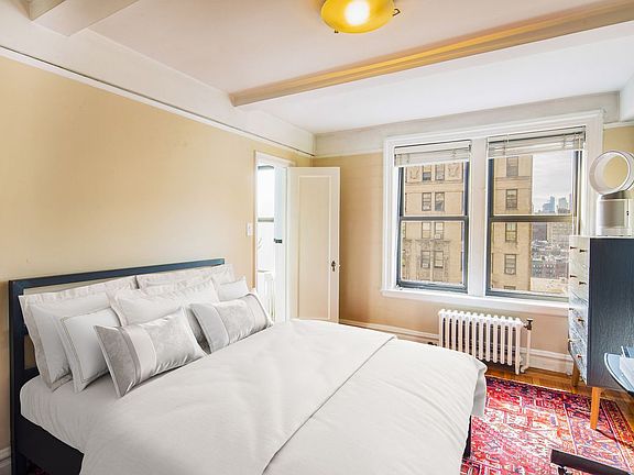 4th image of 107 W 86th St #15B