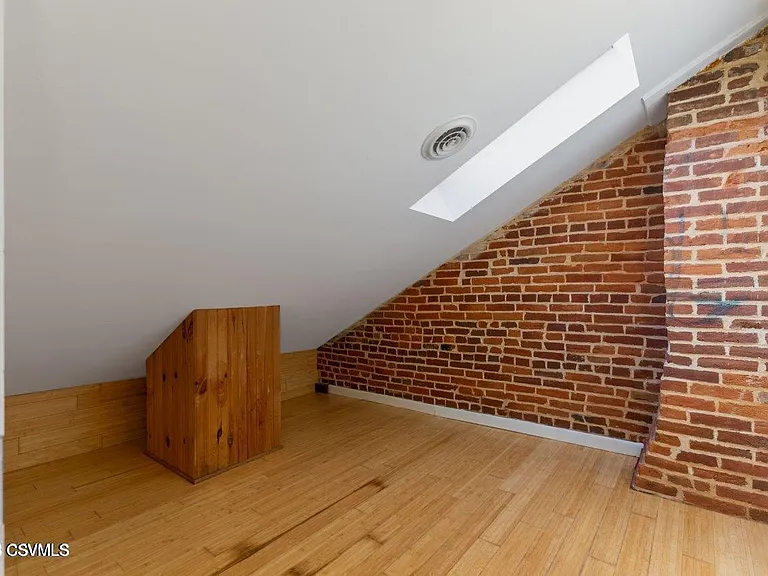 5 Market St — Photo 18