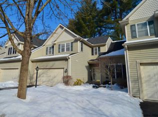 5 Connemara Ct, Saratoga Springs, NY 12866