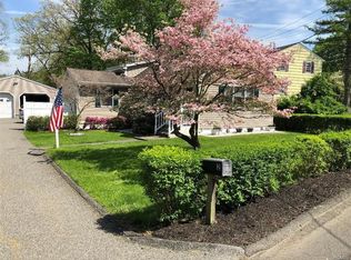 2 Lake Rd, Suffern, NY 10901