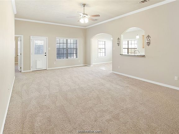 5th image of 1585 Woodbine Ct