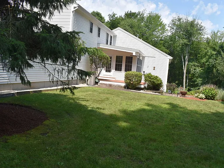 51 Westview Rd — Photo 28