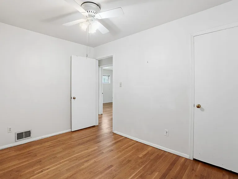 108 Battle St SW — Photo 14