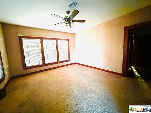 3rd image of 1108 College St