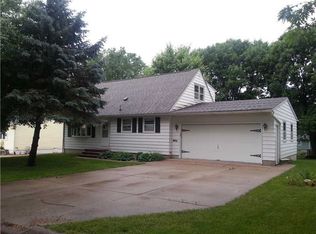 1080 27th St, Marion, IA 52302