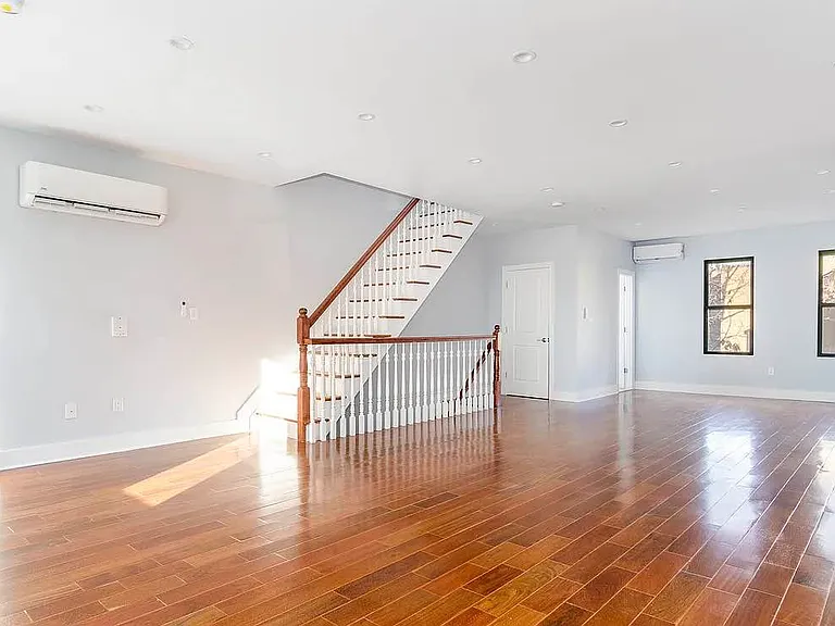 49 Albany Ave #2 — Photo 1