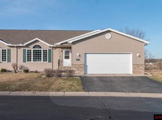 221 Gull Path, Mankato, MN 56001