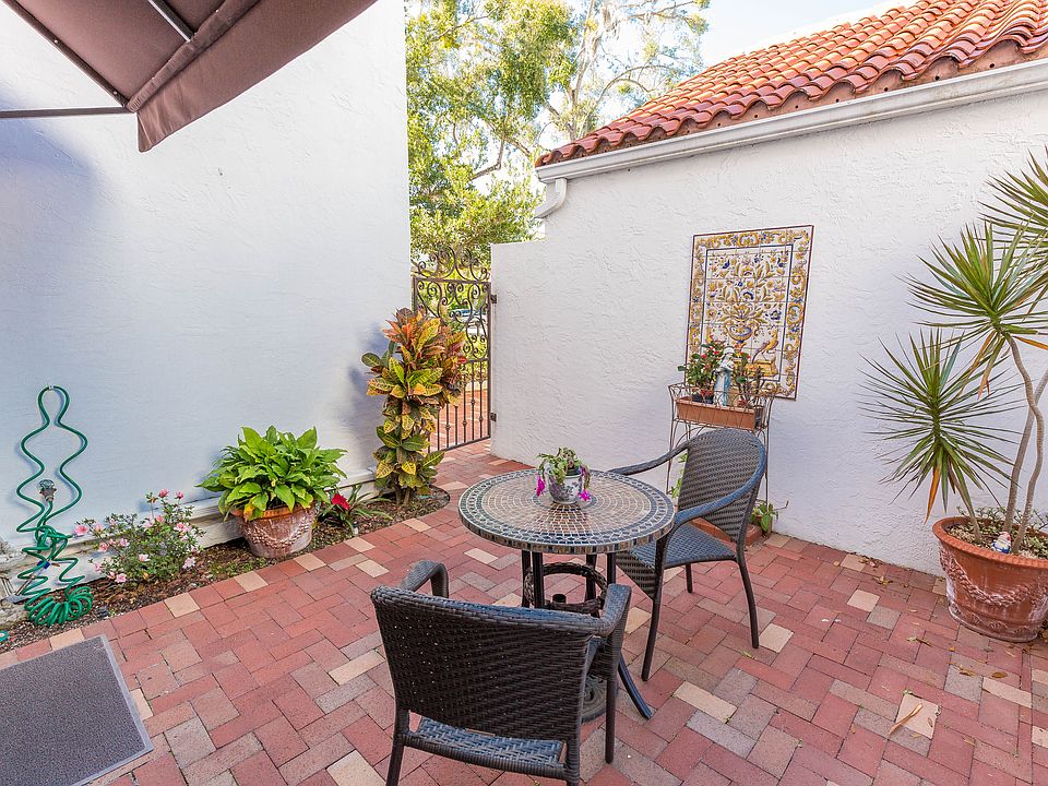 1st image of 403 N Interlachen Ave #403