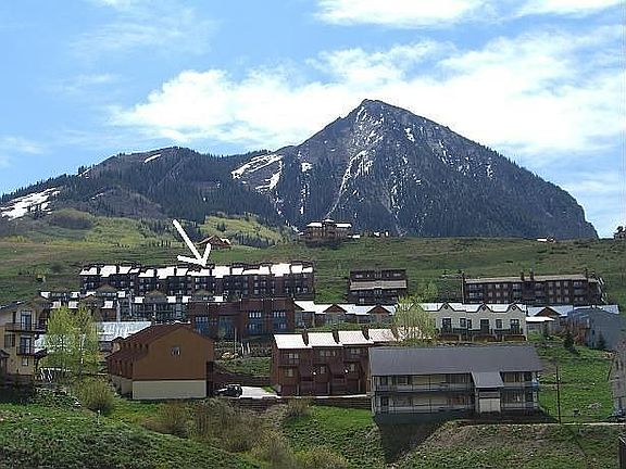 San Moritz Condos, slopeside