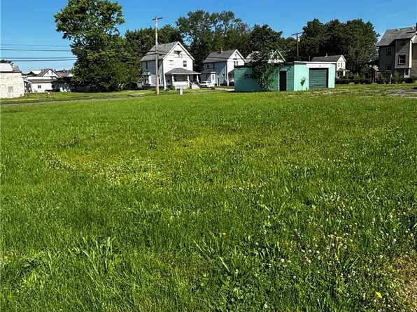 137 Wood Ave, Niles, OH 44446