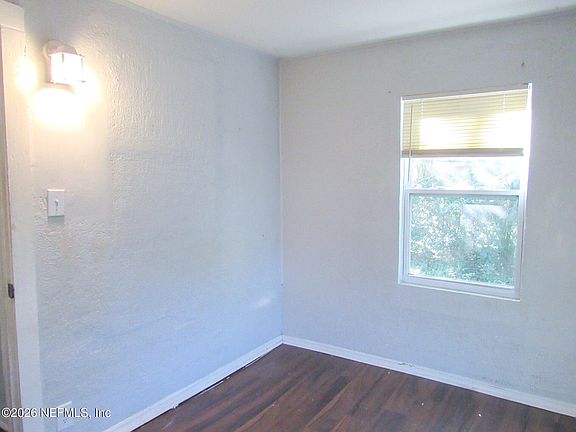 5th image of 1554 W 17TH Street