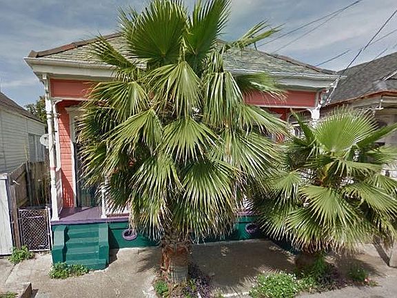 2nd image of 2615 Burgundy St