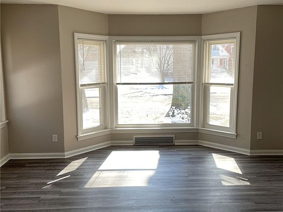 4th image of 24331 Glenbrook Blvd