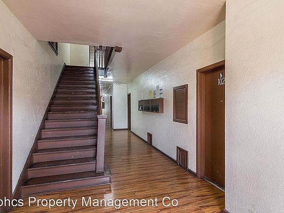 3rd image of 420 N Coronado St APT 204