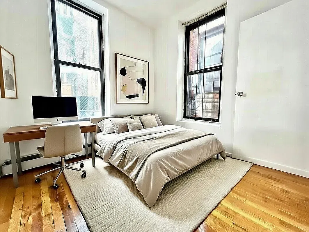 370 West 52nd Street — Photo 2