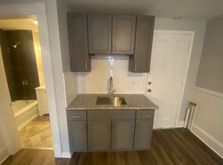172 Center St #2R, Chicopee, MA 01013