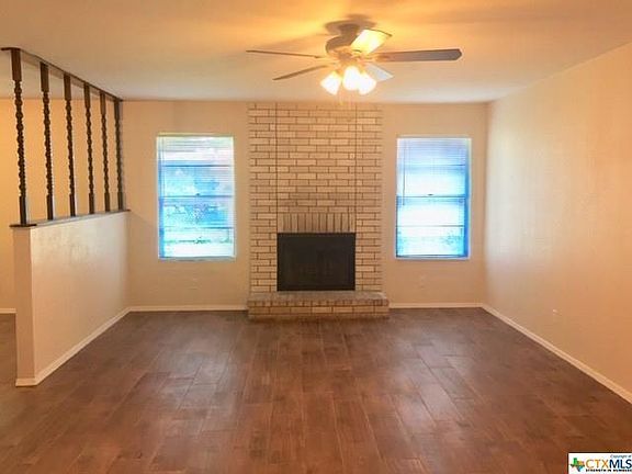 5th image of 2110 Robert E Lee Dr