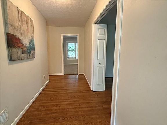 2nd image of 426 Sehoy Cir