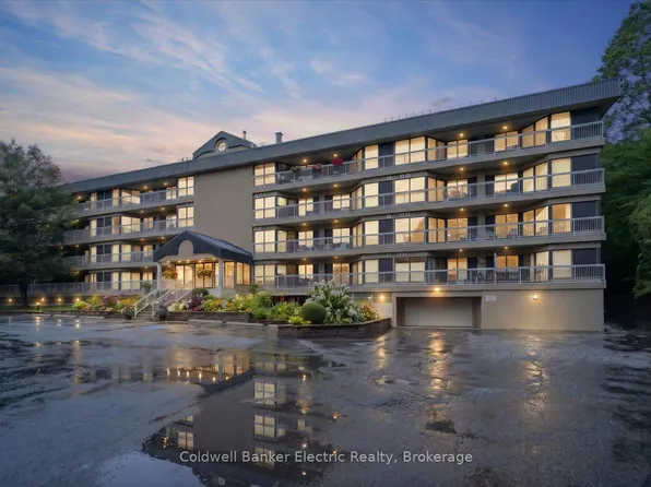 40 Auburn St #206, Peterborough, ON K9H 2G2