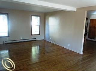 4th image of 813 S 10th St
