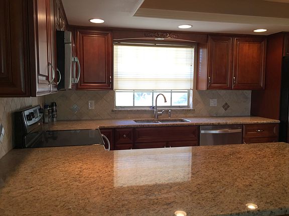 5th image of 35 Country Club Dr #35