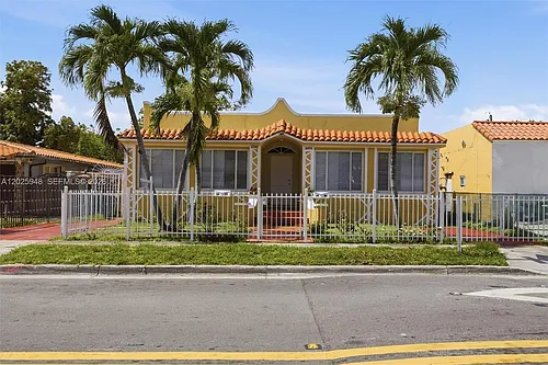 1745 SW 17th St #2 Photo 1