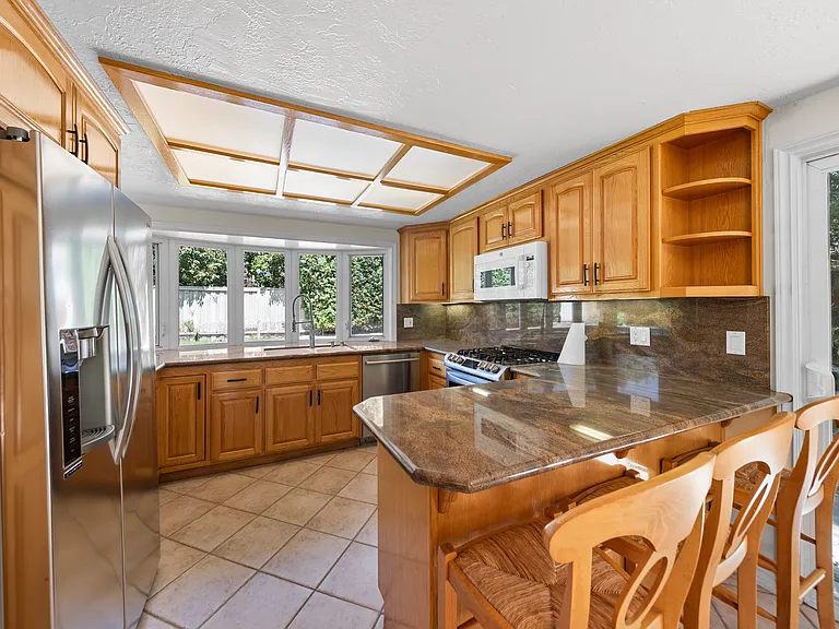 1518 S Brentford Ave — Photo 10