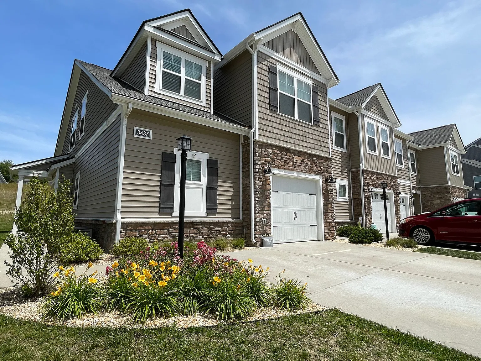 Cardinal | 4 Bed 2.5 Bath | Garage | 1895 sf | $2979-$3277 | 8, 9, 13, 14, and 15 month lease terms — Photo 1