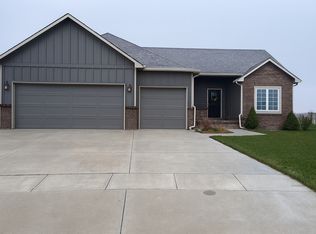 1107 Red River Cir, Clearwater, KS 67026