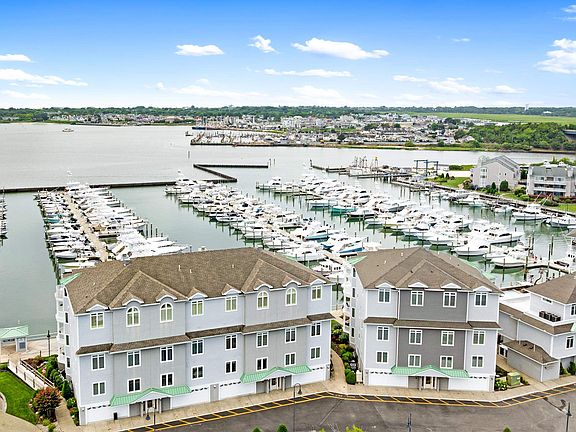 2nd image of 902 Ocean Dr #108