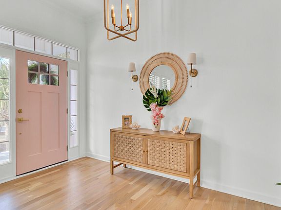 4th image of 704 Netherton Ct